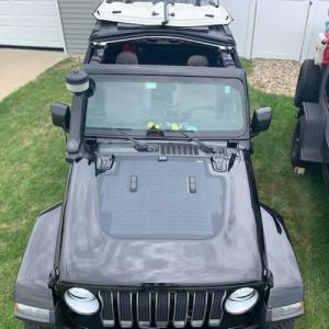 Jeep Wrangler JL  2018-   solární panel na kapotu 90W